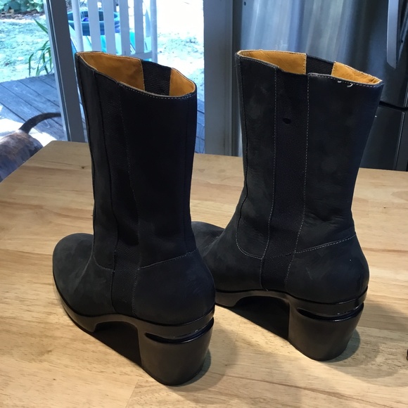 Cole Haan Black Sara Boots w/Nike Air Soles - Picture 3 of 7